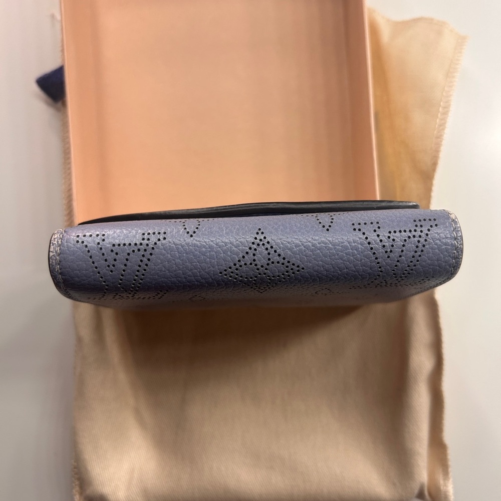Louis Vuitton Blue Ombré Monogram Mahina Wallet - Picture 5 of 14